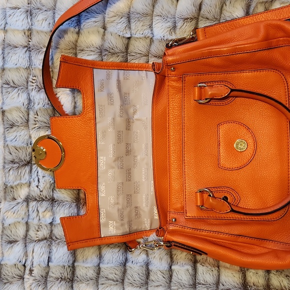 Michael Kors Margot Bag - Picture 2 of 9
